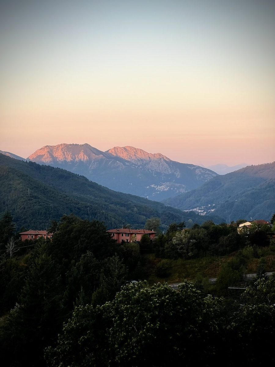 Abendrot über den Bergen von Gavinana